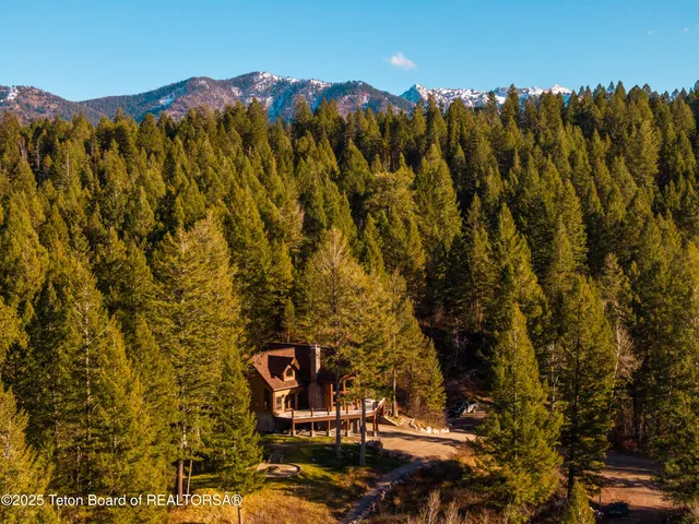 $3,495,000 | 1558 Trail Ridge Road, Alpine, WY 83128