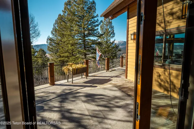 $3,495,000 | 1558 Trail Ridge Road, Alpine, WY 83128