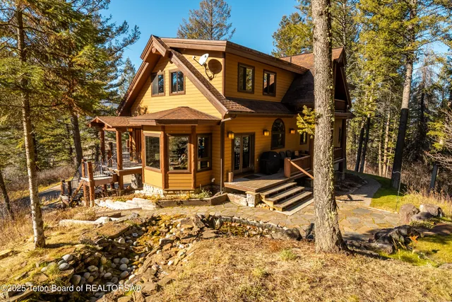 $3,495,000 | 1558 Trail Ridge Road, Alpine, WY 83128