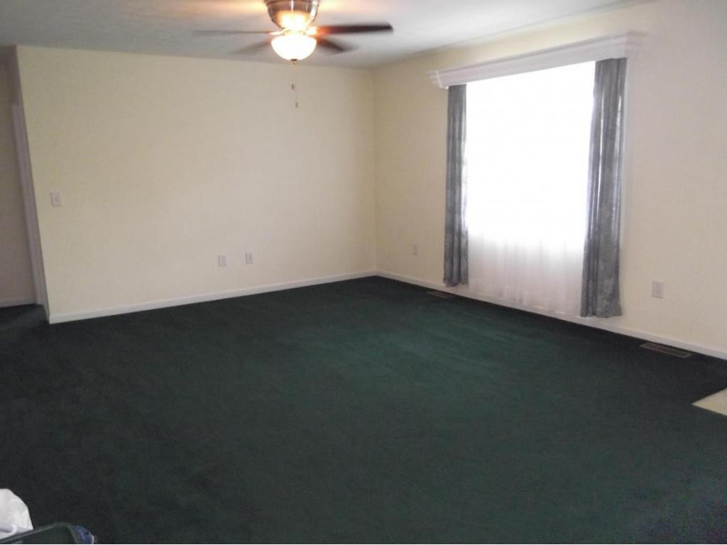90 Fairview Road Afton, TN 37616 - Photo 2 of 22 Spacious Living Room