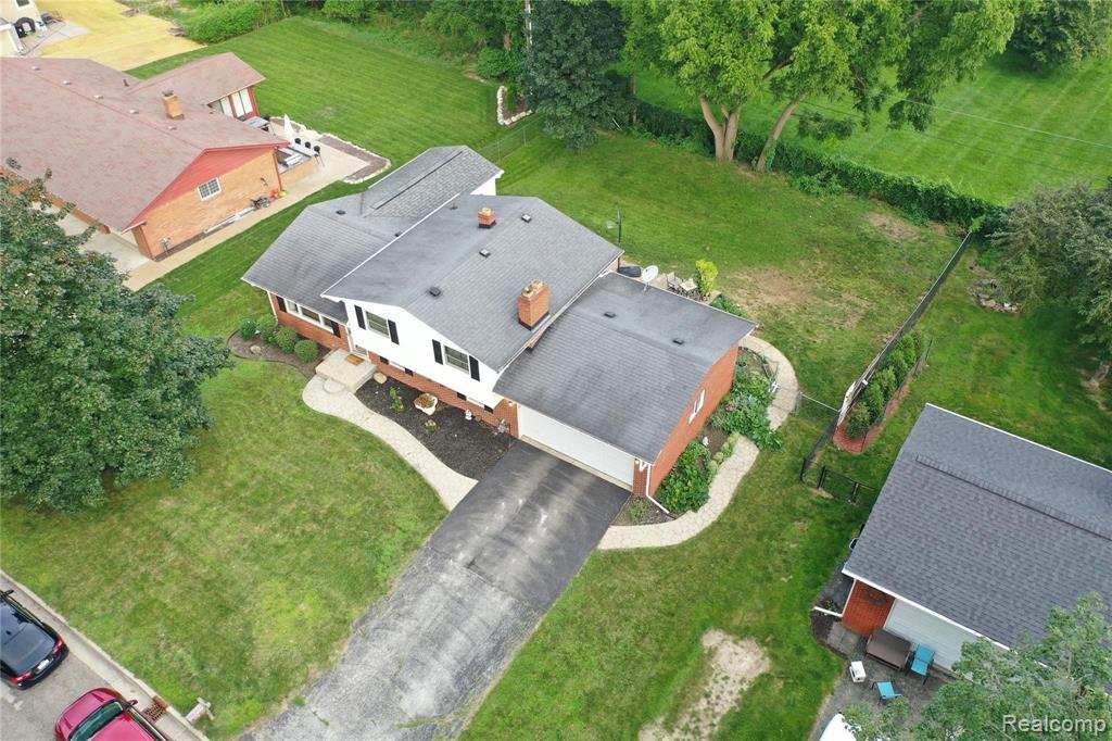 235 Brook Drive Romeo, MI 48065 - Photo 3 of 22