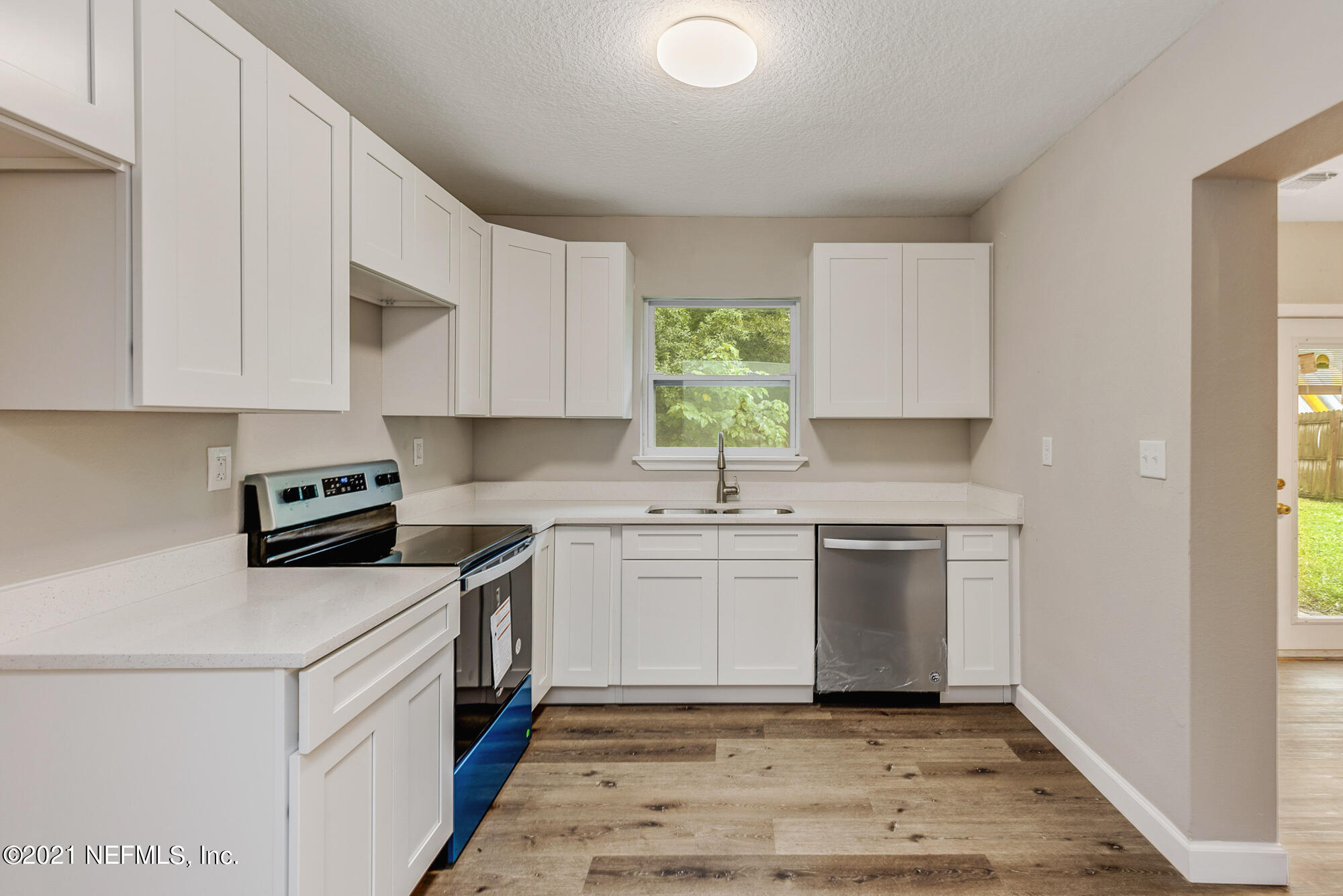 Low Res MLS Size (8 of 18)
