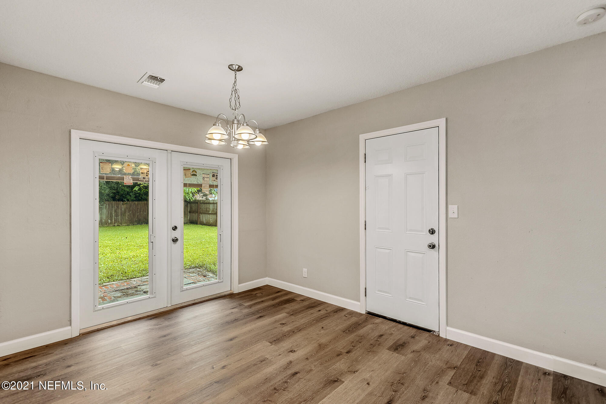 5231 Woodcrest Road Jacksonville, FL 32205 - Photo 8 of 15 Low Res MLS Size (11 of 18)
