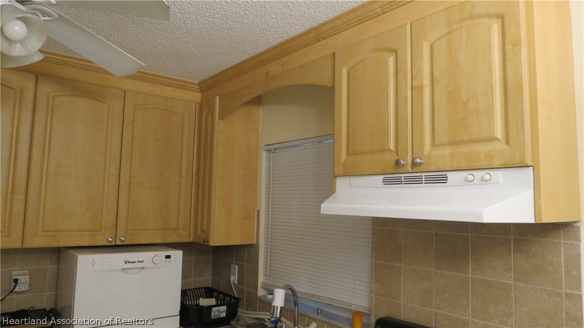4812 Desoto Road Sebring, FL 33870 - Photo 5 of 15 Gallery Image 5