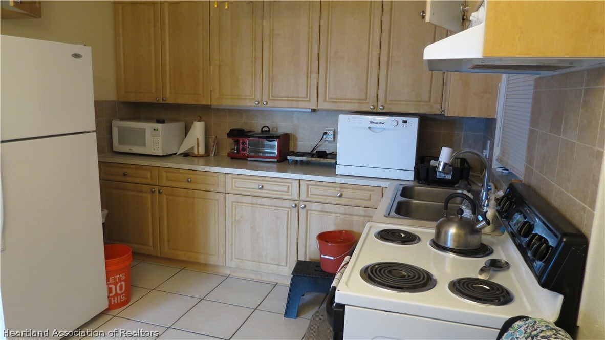 4812 Desoto Road Sebring, FL 33870 - Photo 6 of 15 Gallery Image 6