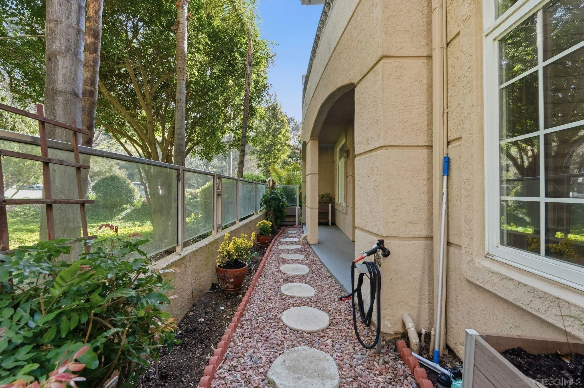 2842 Torrey Pines Road La Jolla, CA 92037 - Photo 28 of 45 a view of balcony
