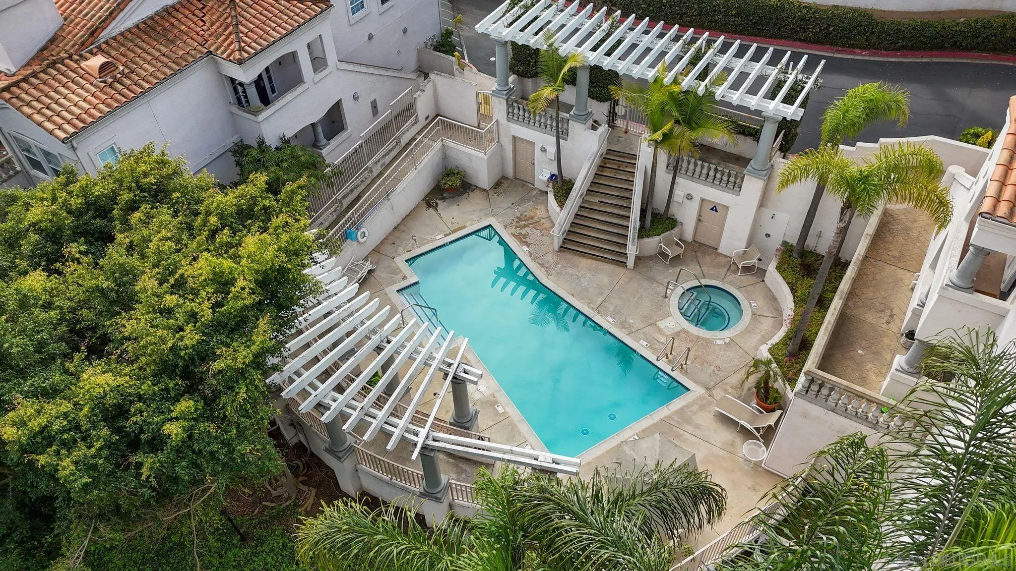 2842 Torrey Pines Road La Jolla, CA 92037 - Photo 42 of 45 an aerial view of a house with a yard and furniture