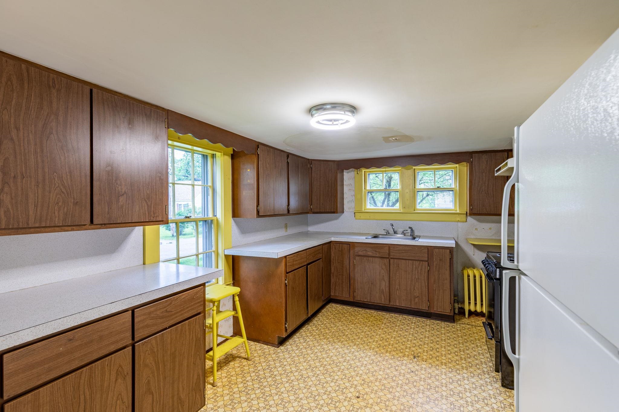 17 Spruce Street Exeter, NH 03833 - Photo 4 of 25