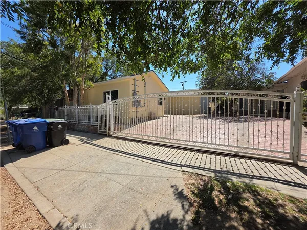 $3,100 | 10849 Swinton Avenue, Granada Hills, CA 91344