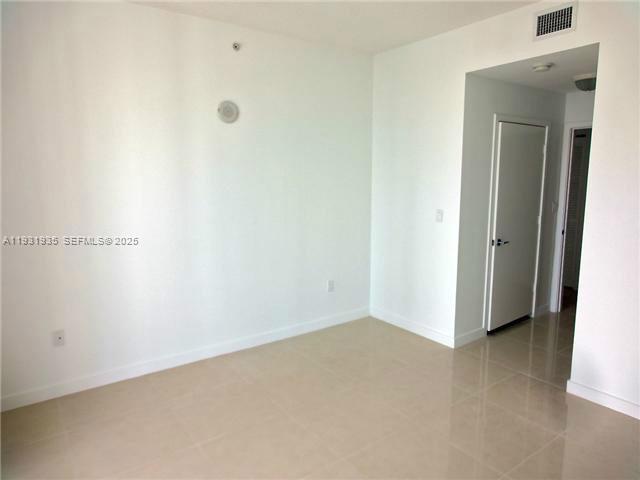 79 Southwest 12th Street, Unit 3502S Miami, FL 33130 - Photo 6 of 18 a view of small space