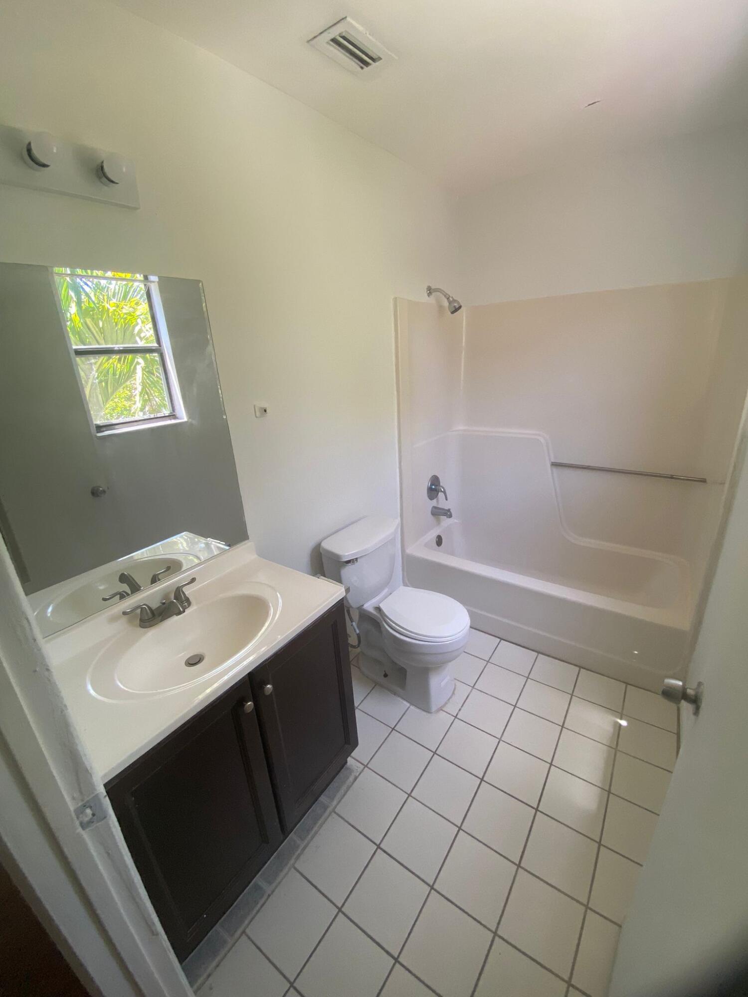 19 Crossings Circle, Unit E Boynton Beach, FL 33435 - Photo 7 of 10 IMG-20250514-WA0007