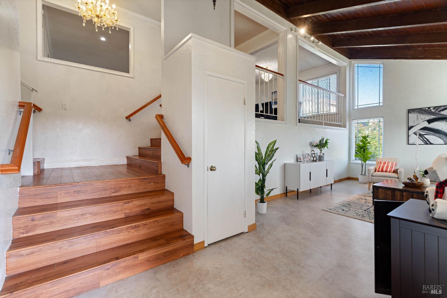 509 Temple Way Vallejo, CA 94591 - Photo 5 of 31