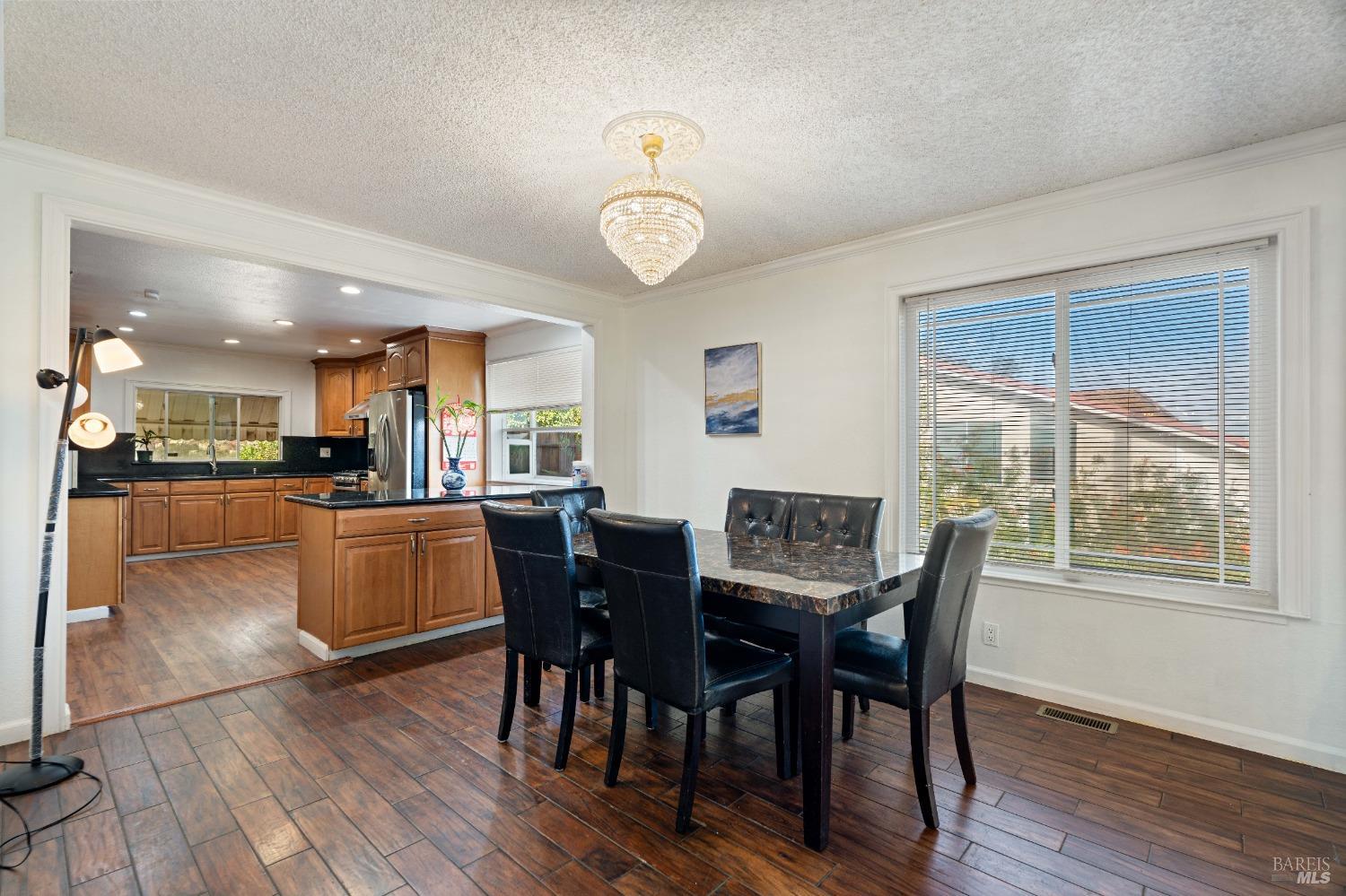 509 Temple Way Vallejo, CA 94591 - Photo 8 of 31