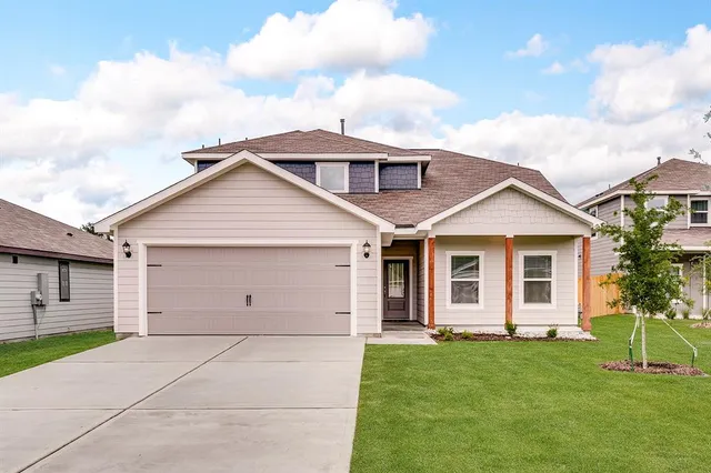 $353,900 | 110 Southgate Drive, Terrell, TX 75160