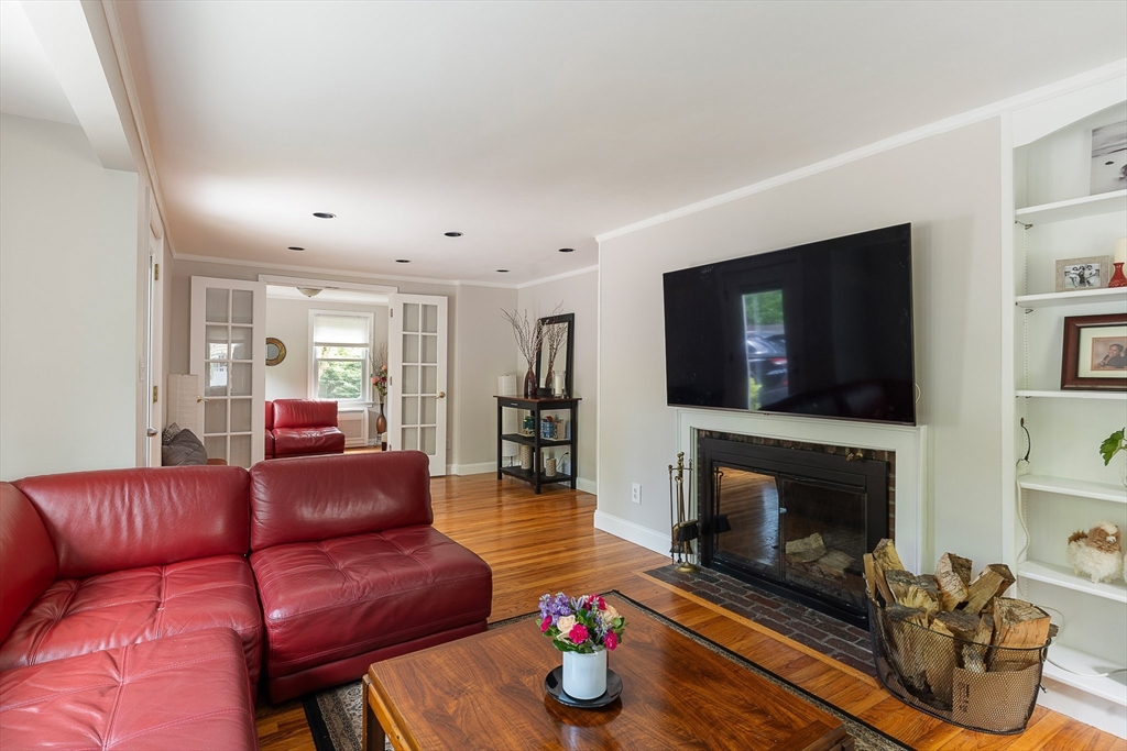 389 Commonwealth Road Wayland, MA 01778 - Photo 10 of 29