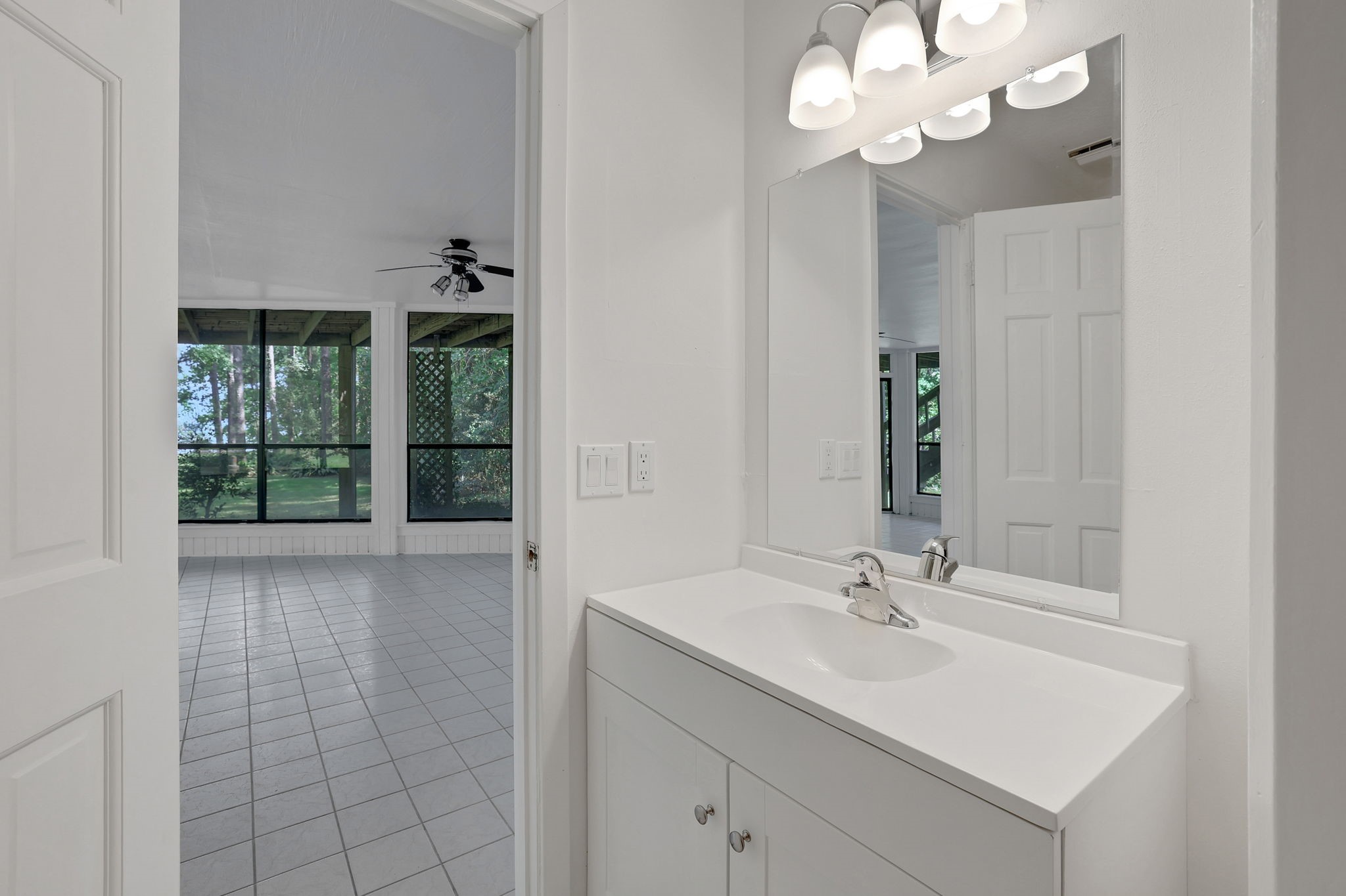 200 Johnson Road Coldspring, TX 77331 - Photo 33 of 47 Full bathroom downstairs