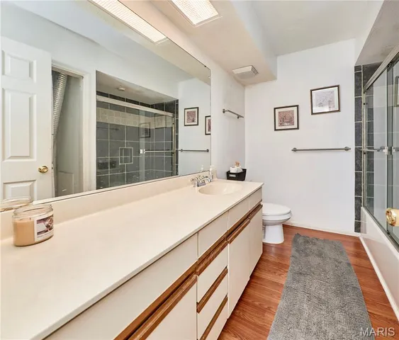 $170,000 | 2302 Canyonlands Drive, Unit E, Maryland Heights, MO 63043