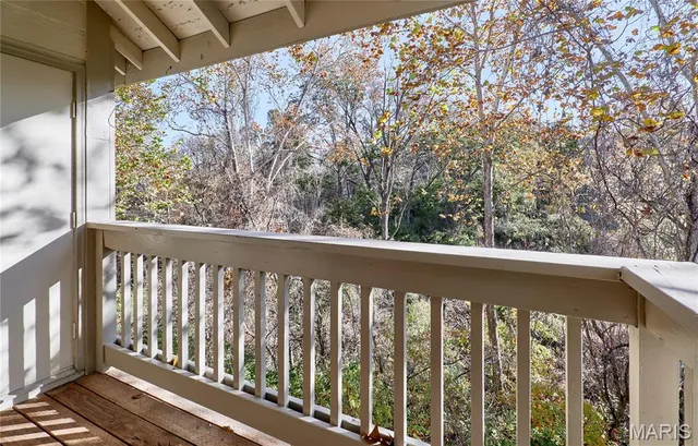 $170,000 | 2302 Canyonlands Drive, Unit E, Maryland Heights, MO 63043