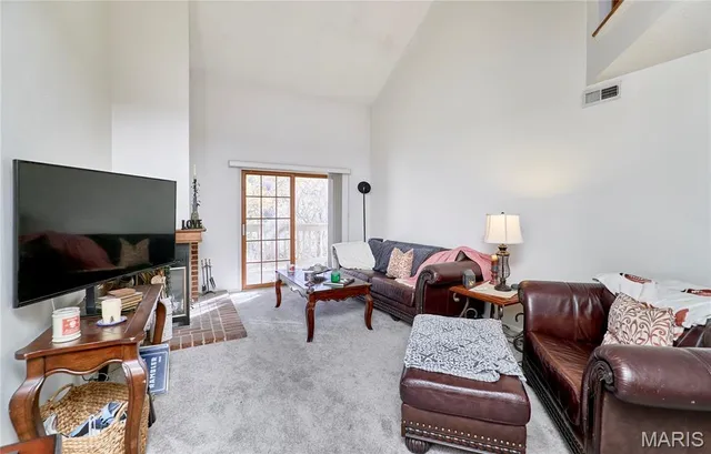 $170,000 | 2302 Canyonlands Drive, Unit E, Maryland Heights, MO 63043