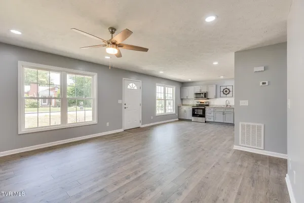 $319,900 | 104 Woodmont Avenue, Kingsport, TN 37660