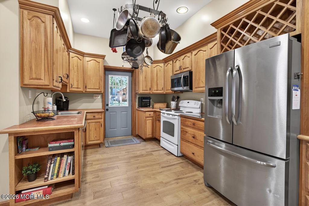 322 Kent Road Howell, NJ 07731 - Photo 23 of 53 Kitchen