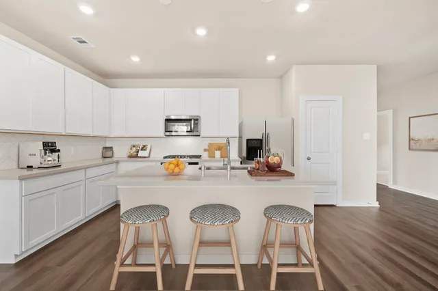 $319,990 | 1923 Stargazer Lane, Angleton, TX 77515