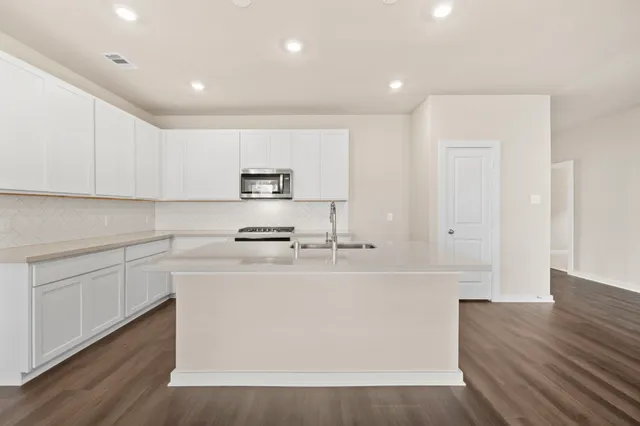 $319,990 | 1923 Stargazer Lane, Angleton, TX 77515