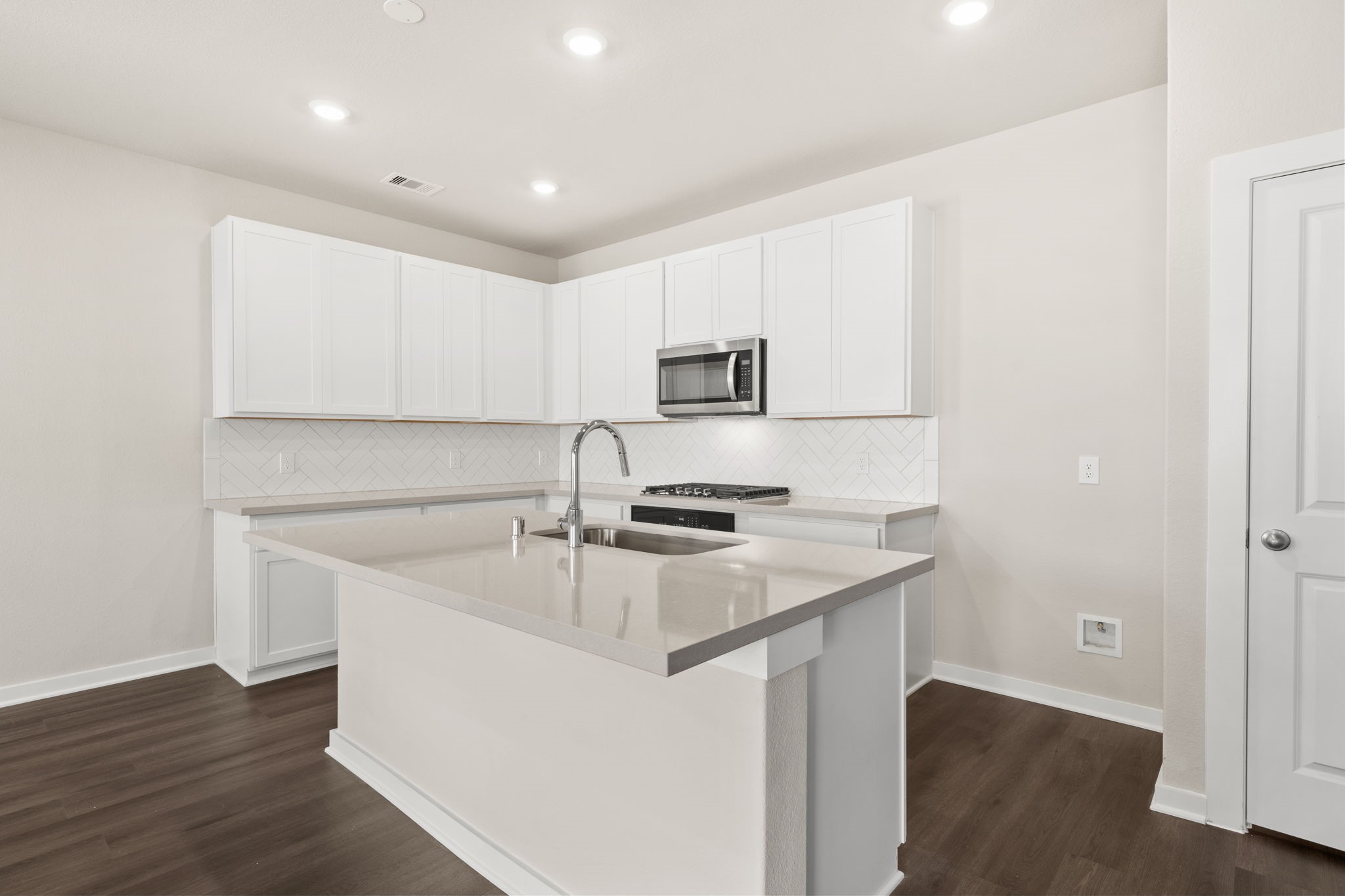 1923 Stargazer Lane Angleton, TX 77515 - Photo 8 of 36