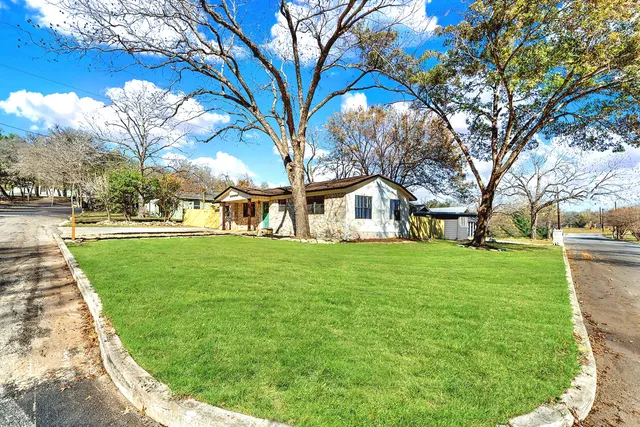 $2,000 | 510 Parkview Boulevard, New Braunfels, TX 78130