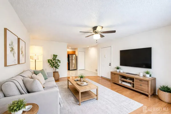 $2,150 | 15 Fisher Drive, Franklin Park, NJ 08823