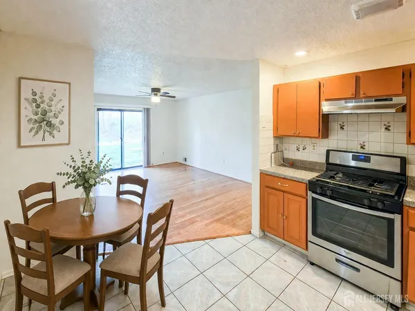 $2,150 | 15 Fisher Drive, Franklin Park, NJ 08823