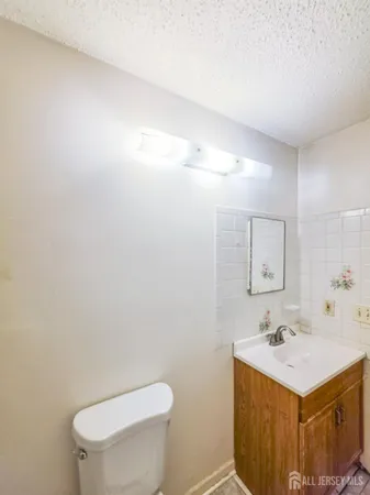 $2,150 | 15 Fisher Drive, Franklin Park, NJ 08823