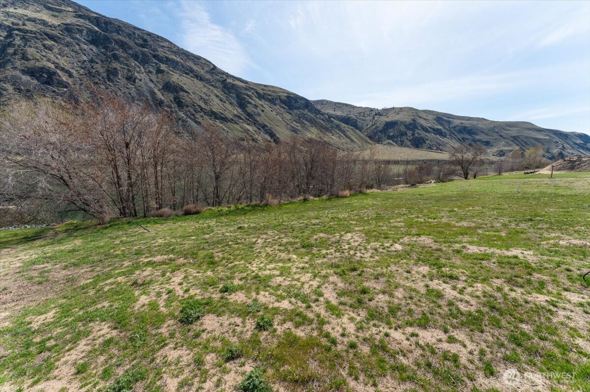 519 Hidden Lane Chelan, WA 98816 - Photo 13 of 25 a view of a backyard