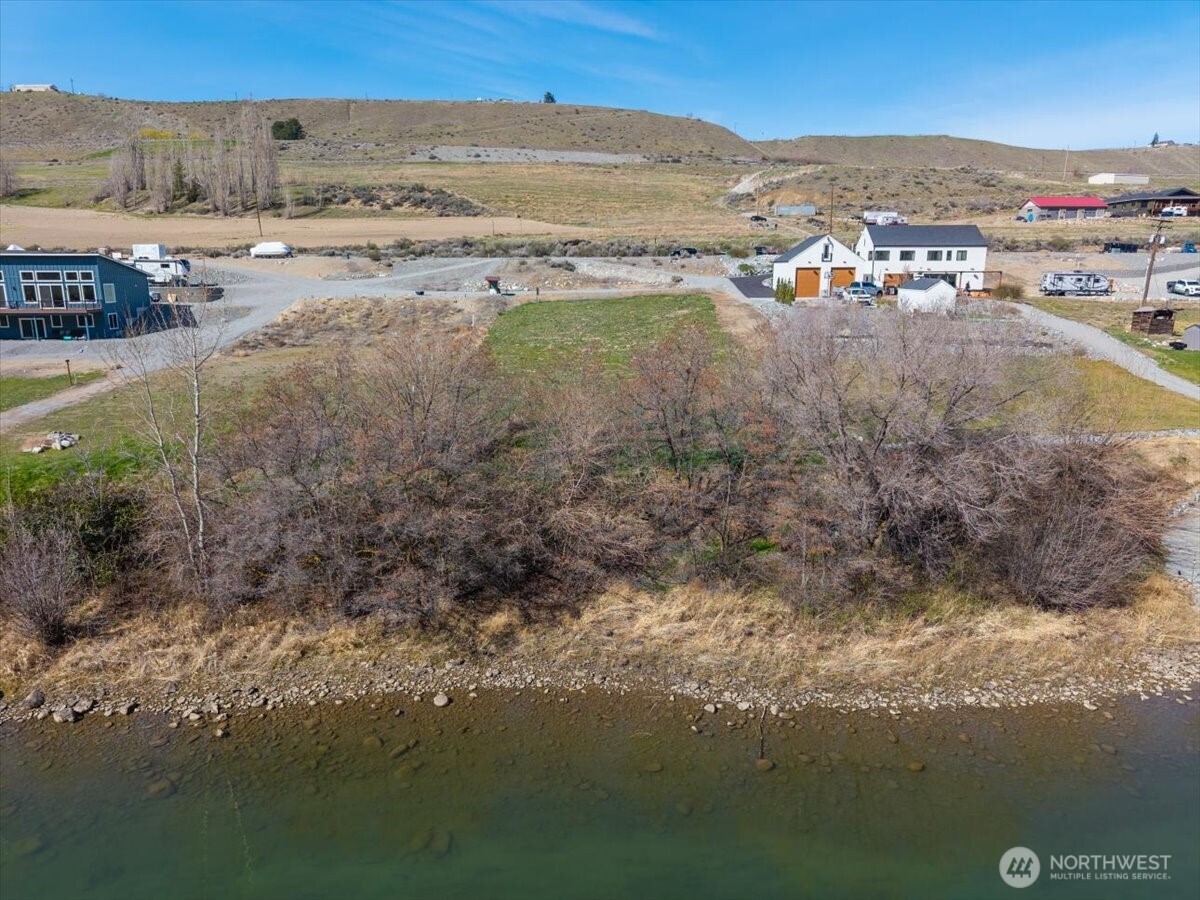 519 Hidden Lane Chelan, WA 98816 - Photo 20 of 25 a view of city and ocean