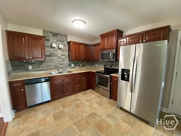 $1,950 | 231 Augusta Way, Hinesville, GA 31313