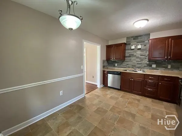$1,950 | 231 Augusta Way, Hinesville, GA 31313