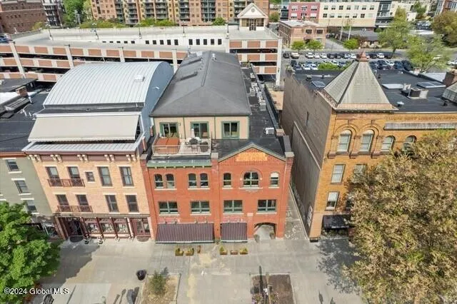 $2,250 | 433 Broadway, Unit 203, Saratoga Springs, NY 12866