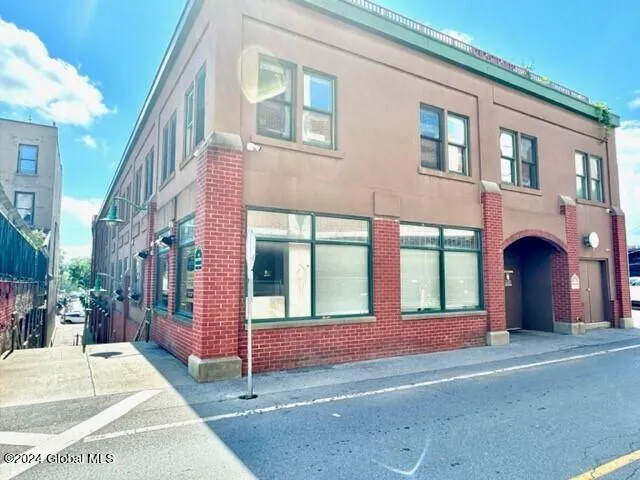 $2,250 | 433 Broadway, Unit 203, Saratoga Springs, NY 12866