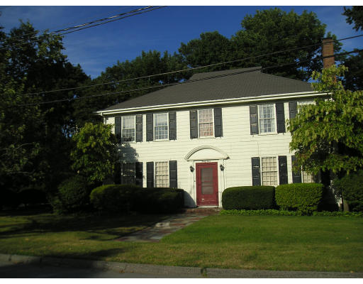 33 Rockyledge Road Swampscott, MA 01907 - Photo 1 of 10 Gallery Image 1