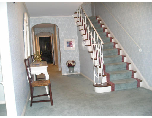33 Rockyledge Road Swampscott, MA 01907 - Photo 5 of 10 Gallery Image 5
