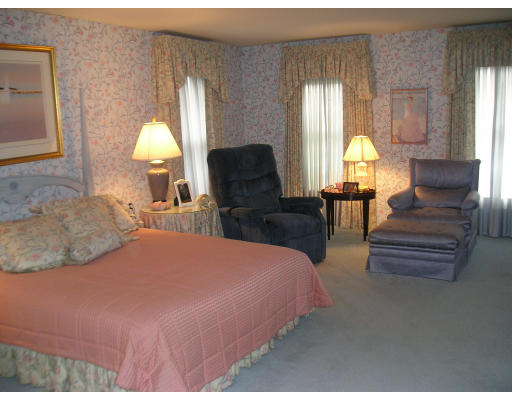 33 Rockyledge Road Swampscott, MA 01907 - Photo 8 of 10 Gallery Image 8