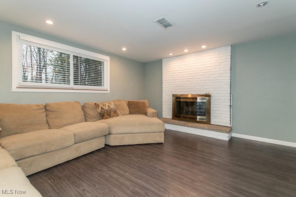 2042 Marshfield Road Cleveland, OH 44124 - Photo 21 of 31 Gallery Image 21
