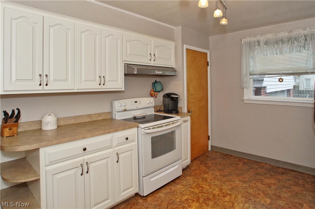 511 Trebisky Road Cleveland, OH 44143 - Photo 7 of 35