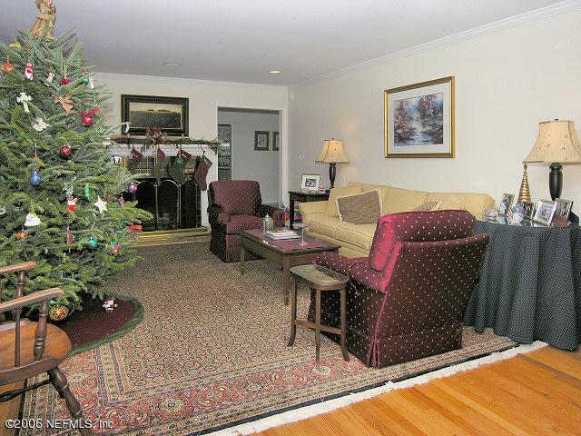 4671 Ivanhoe Road Jacksonville, FL 32210 - Photo 3 of 11 Living Room