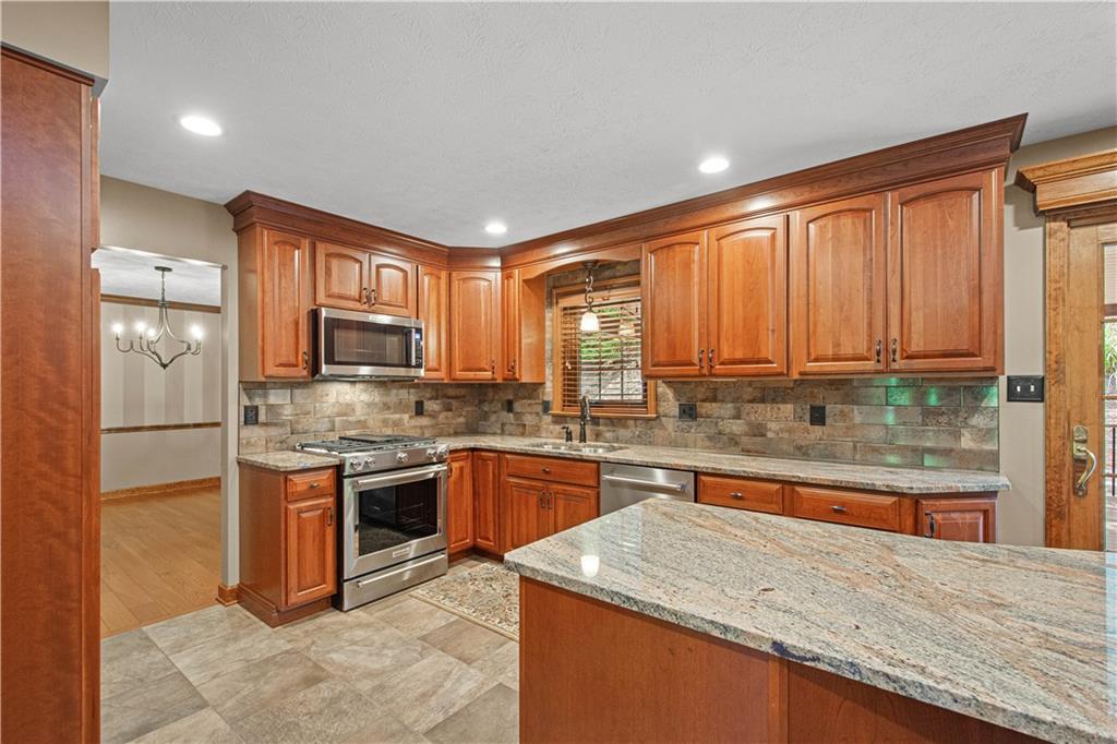 2535 Morton Road Pittsburgh, PA 15241 - Photo 5 of 48