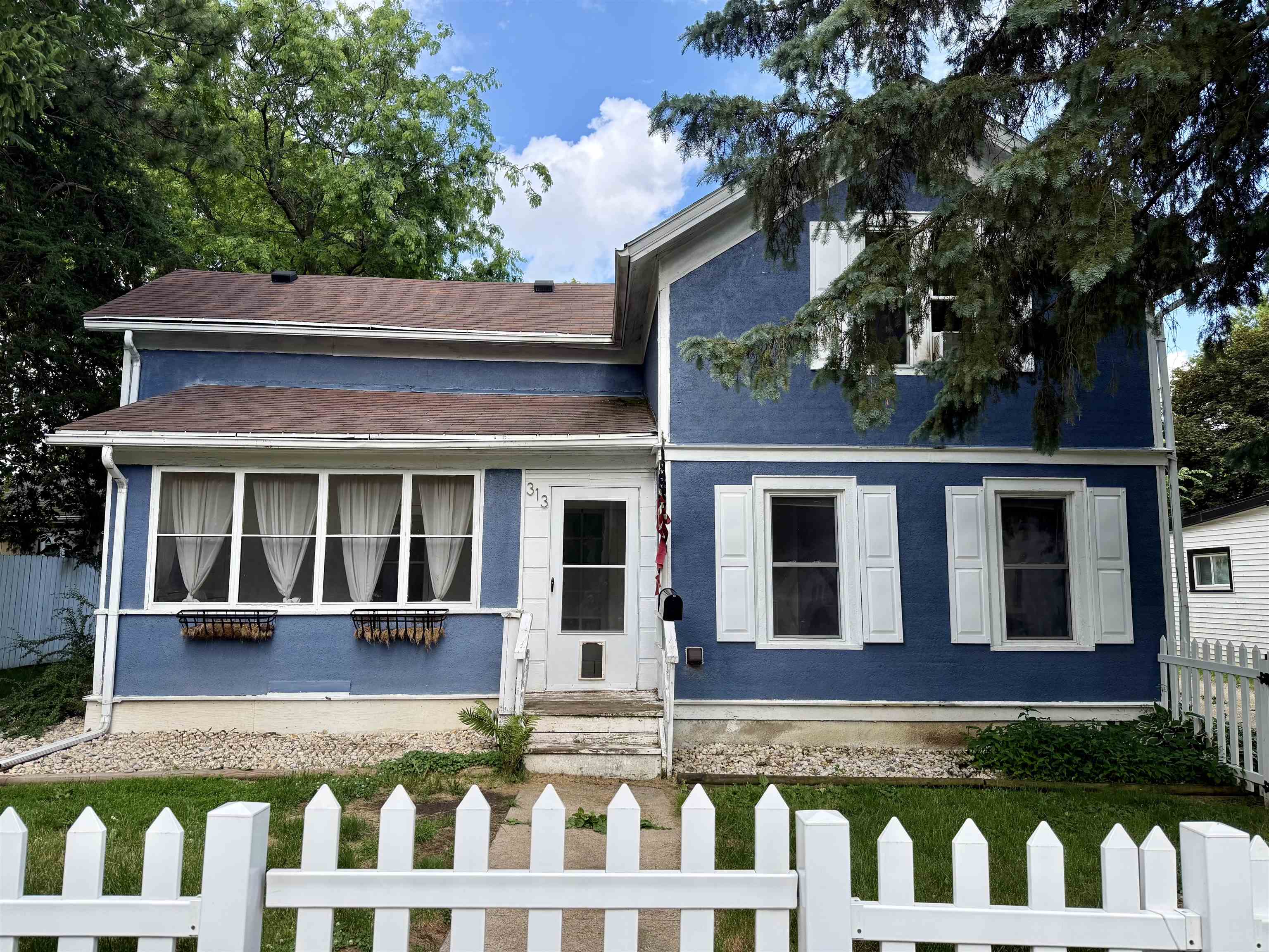 313 Pleasant Street Clinton, WI 53525 - Photo 1 of 42