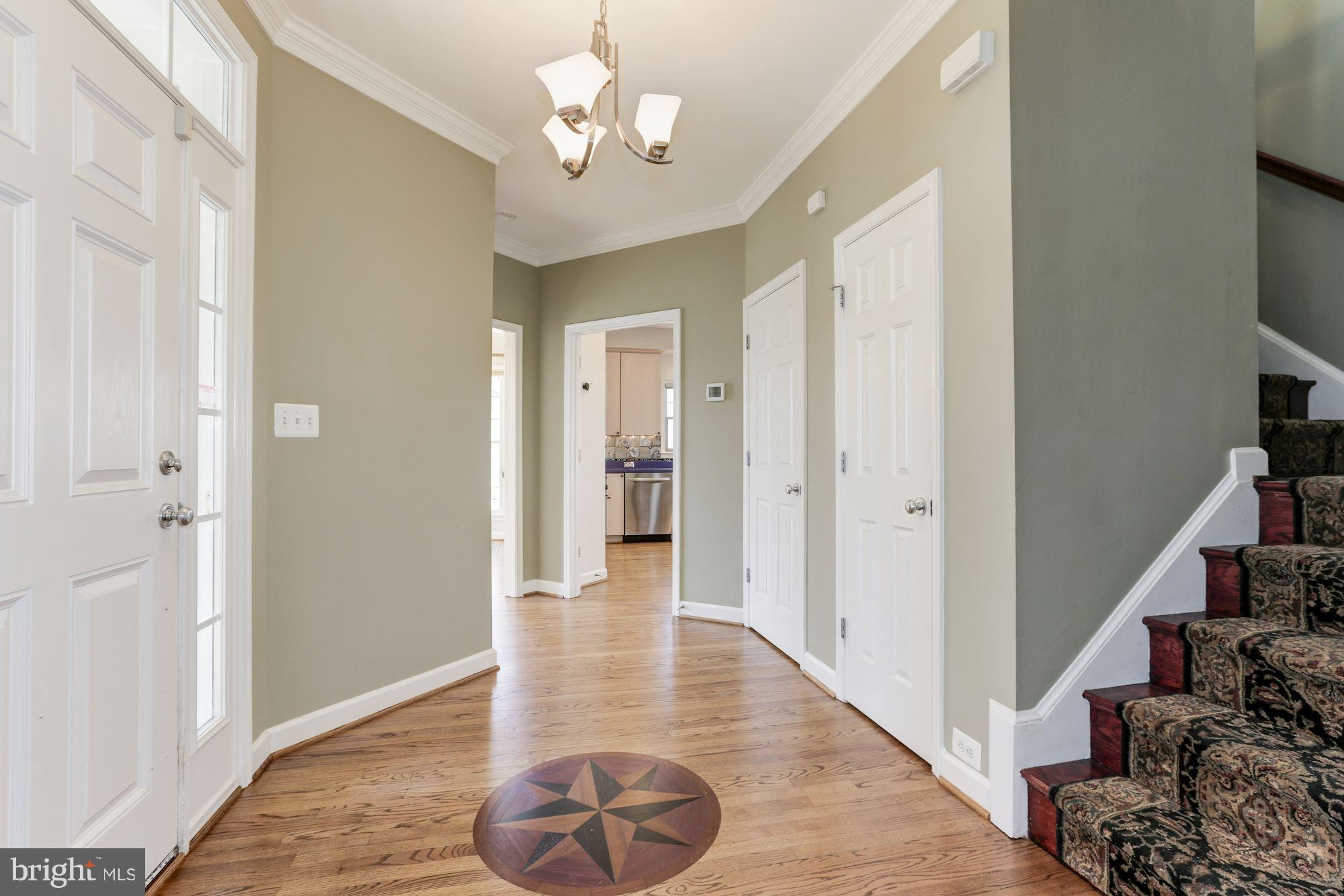 2201 South Glebe Road Arlington, VA 22206 - Photo 3 of 28 Interior (General)