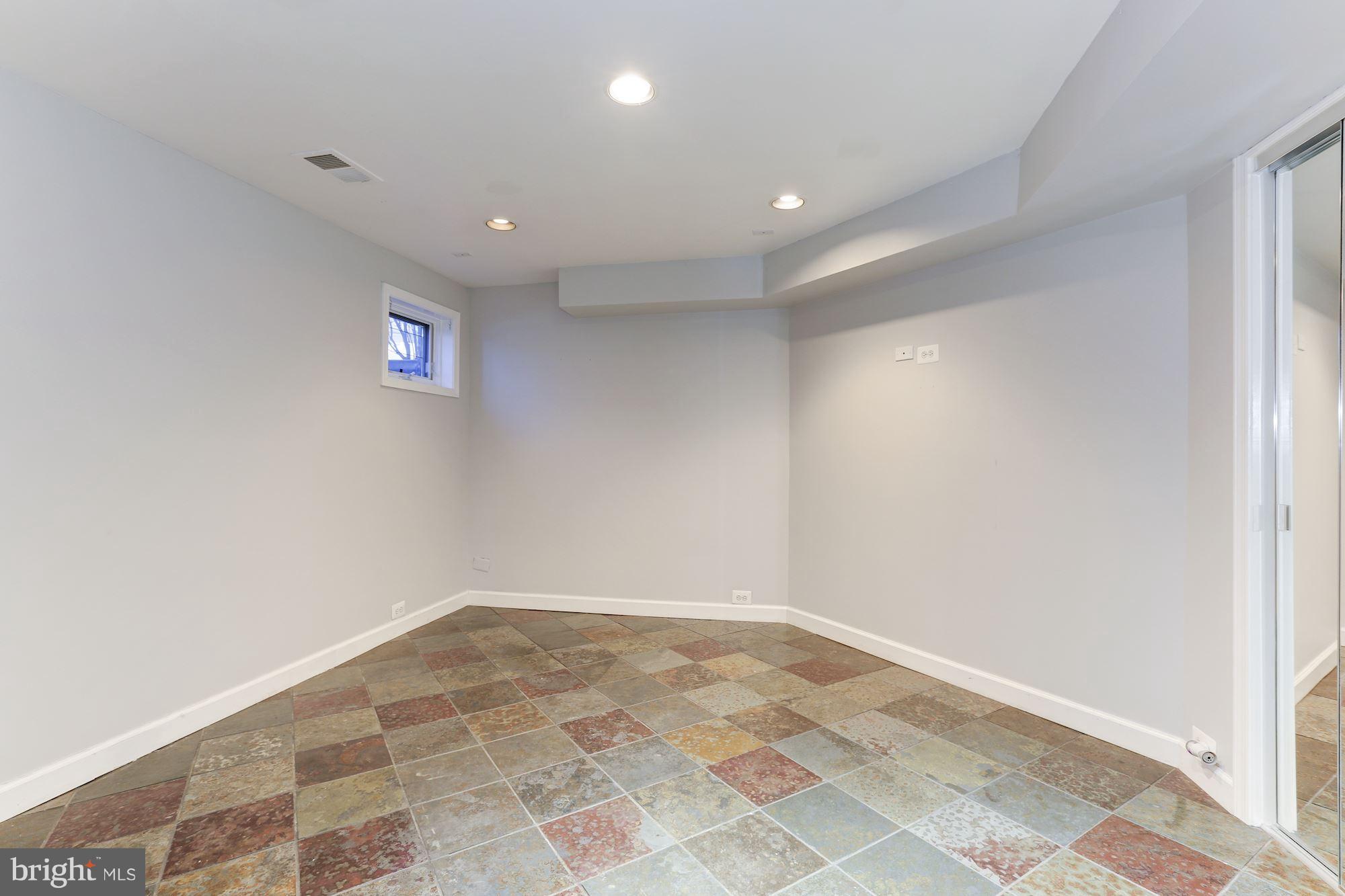 2201 South Glebe Road Arlington, VA 22206 - Photo 23 of 28 Basement