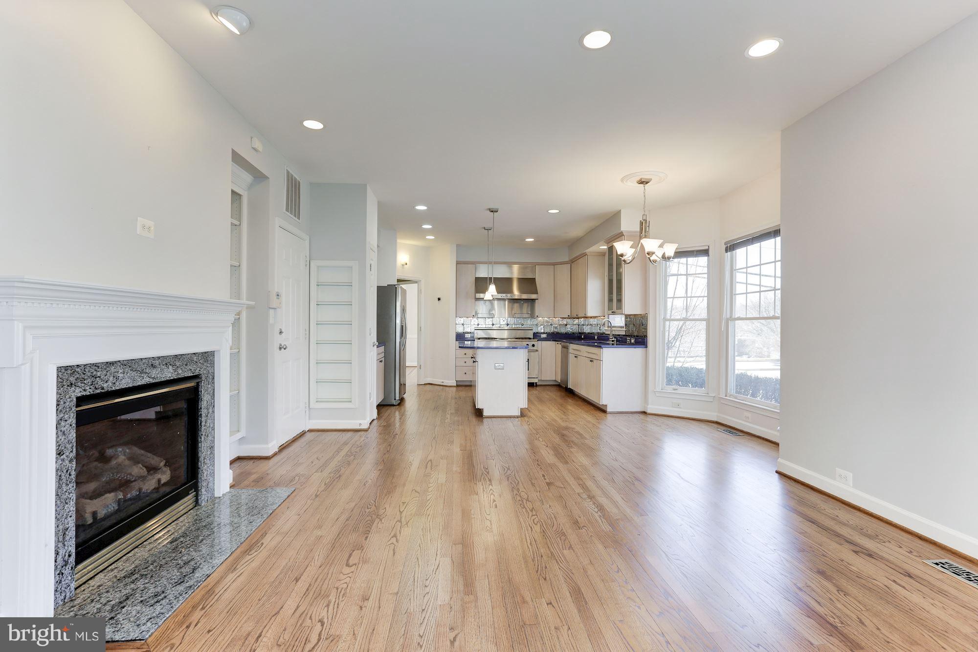 2201 South Glebe Road Arlington, VA 22206 - Photo 6 of 28 Kitchen