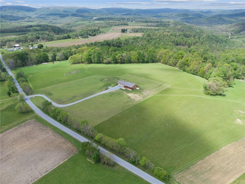 394 Mountain View Road New Florence, PA 15944 - Photo 28 of 37 a view of a field with an ocean